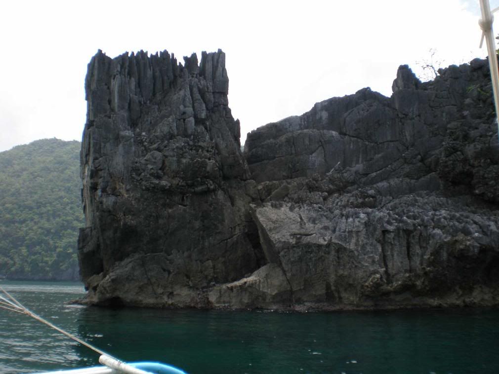 See the rock formations! Only in Palawan can you see that!