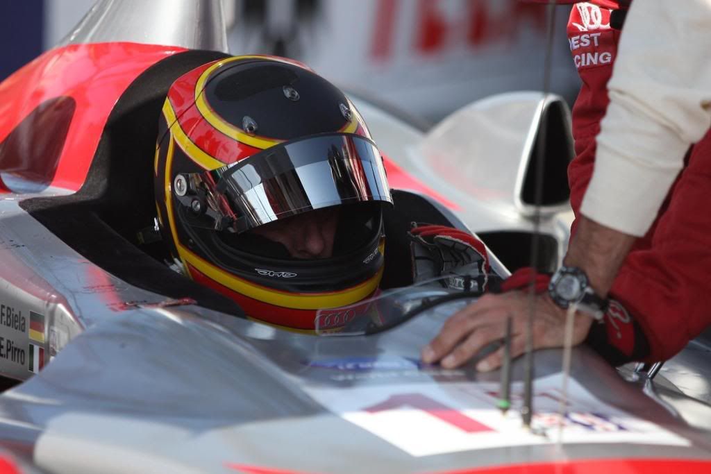 IMAGE: http://i271.photobucket.com/albums/jj136/veronephoto/Long%20Beach%20Grand%20Prix%2008/IMG_0056.jpg