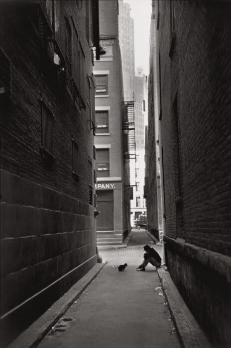 Henri Cartier-Bresson - Manhattan, New York, 1947 Henri Cartier-Bresson - Manhattan, New York, 1947