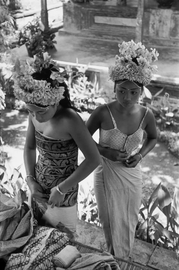 Henri Cartier-Bresson - Preparation for the Boros Dance, Bali Henri Cartier-Bresson - Preparation for the Boros Dance, Bali
