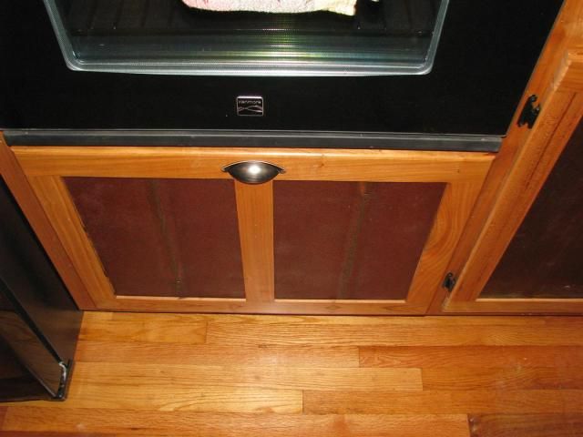 Kitchenshelves006.jpg