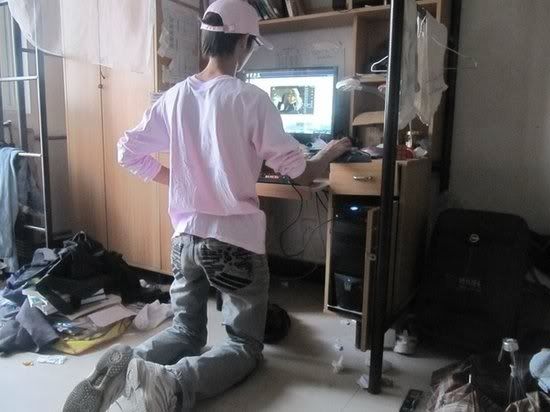 Tuyệt chiêu biến tấu khi không có ghế ngồi lướt web 5giay - 4