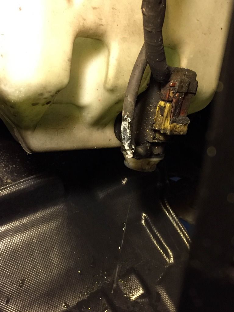 Windshield Washer reservoir leaking Acura TSX Forum