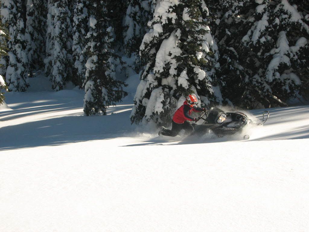 Snowmobilin2008016.jpg